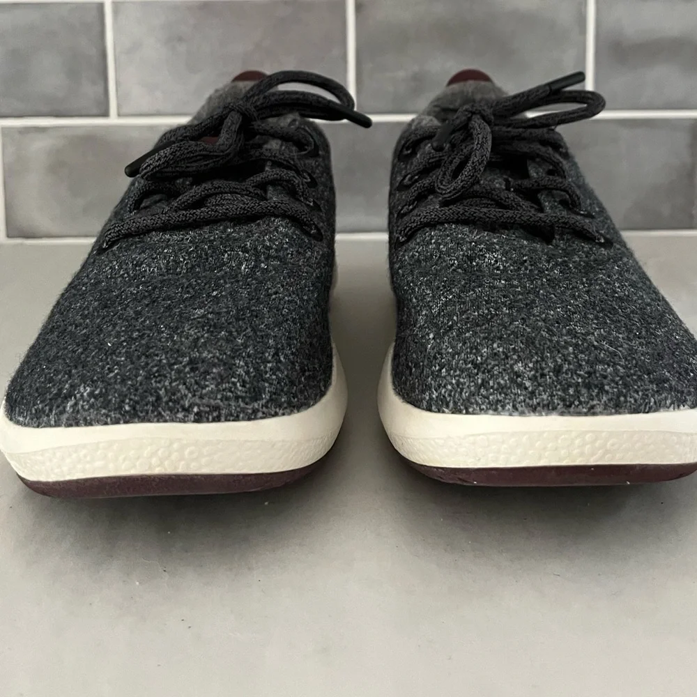 Allbirds Women's Wool Runners Charcoal Grey with White Sole Women’s Size 9